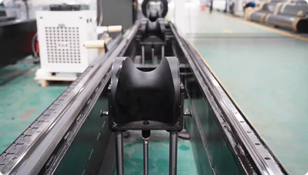 Ведущая в отрасли технология подачи труб станка лазерной резки круглых и профильных труб LX-V16S от компании LongxinLaser